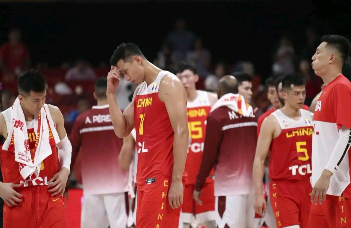 中国男篮落选赛目标公布！队员选拔标准出炉！周琦易建联恐无缘！(3)