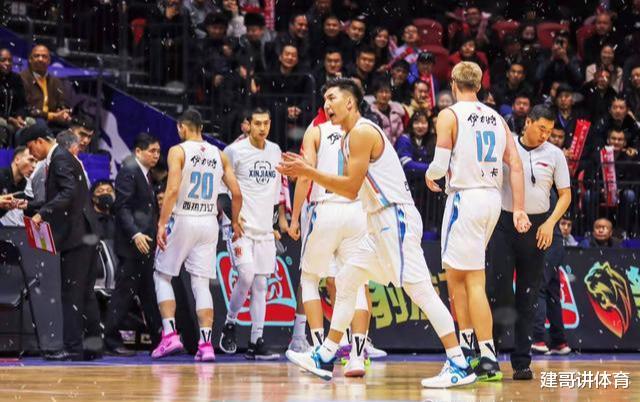 新疆男篮队长可兰发长文表白球迷，瞬间留言过万连于嘉老师都来了(1)