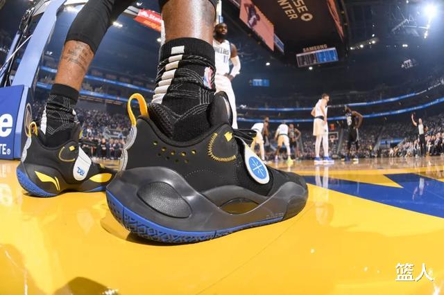 NBA球员上脚：海沃德的安踏签名鞋，东契奇穿限量版AJ34！(12)