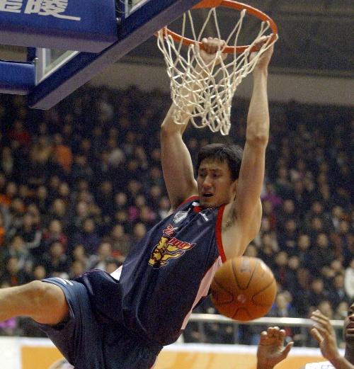 半道改行打篮球！生涯拿到8次总冠军，成中国篮坛最风光教练(2)