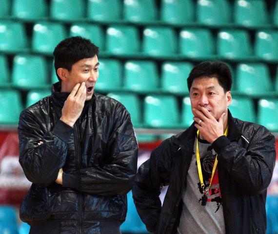 半道改行打篮球！生涯拿到8次总冠军，成中国篮坛最风光教练(3)