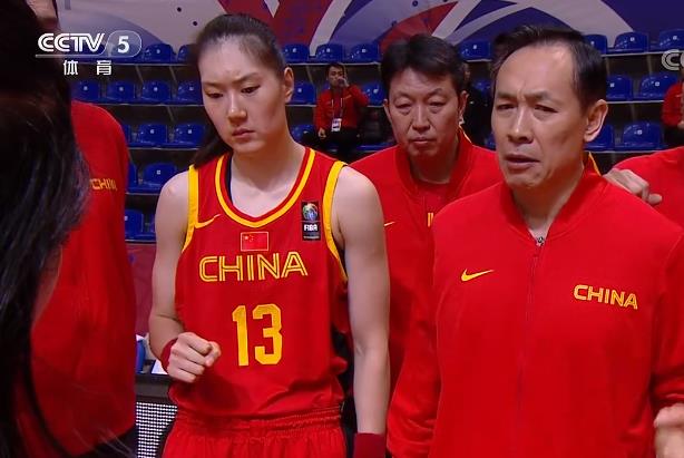 中国篮球直通奥运会！64-62击败西班牙，姚明督战笑了，妖星13+15(3)