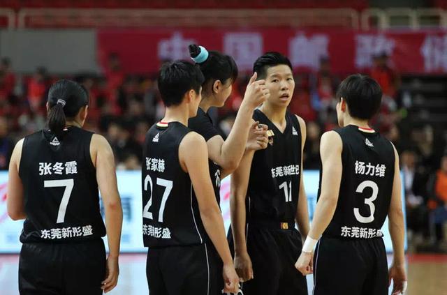夺下奥运入场券非一人一队之功，中国女篮的幕后英雄更加可敬！(9)