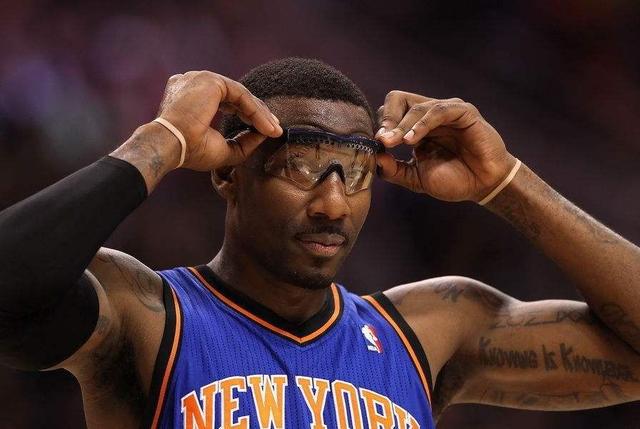 2008nba篮球眼镜 早期只能戴普通眼镜(12)