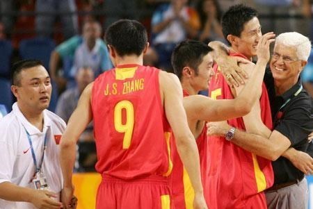 雅典奥运会中国男篮没有大郅，依然打进世界前八，12人都是谁？(4)