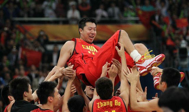 中国男篮史上最强阵容！郭艾伦无缘最佳控卫，大前锋2人难分高下(7)