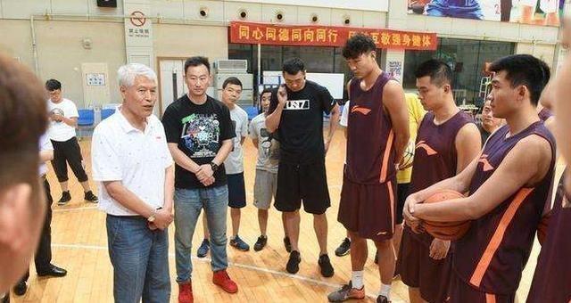 姚明这一举措获球迷点赞，球迷有望一睹中国篮坛教父的训练风格(3)