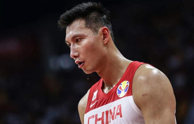 中国男篮一哥易建联，在NBA呆了5年，最后为何无法立足？(3)