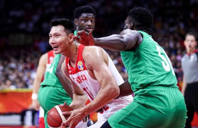 中国男篮一哥易建联，在NBA呆了5年，最后为何无法立足？(4)