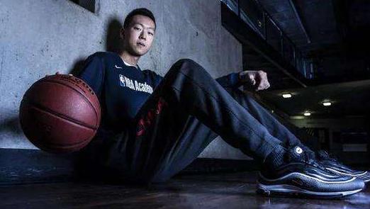 球二代创中国男篮历史！18岁身高2米08，成国家队未来期待(4)