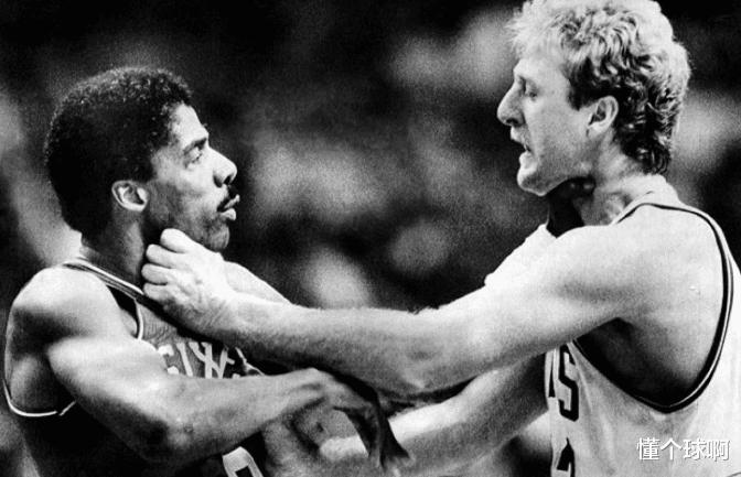 NBA经典冲突之（GIF）：科比和查尔斯打拳击，”逼王“伯德被巴克利暗算(4)