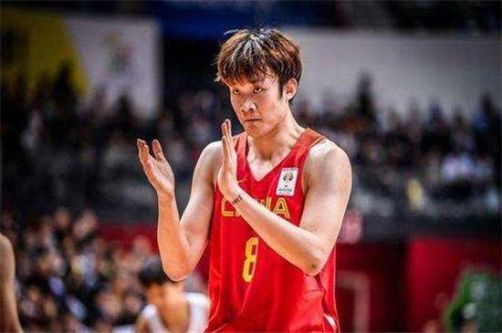 中国男篮顶级前锋丁彦雨航，NBA梦折戟，因伤病影响职业生涯(6)