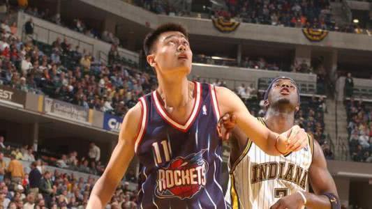姚明第一场nba比赛状况 姚明在NBA的第一场比赛(3)