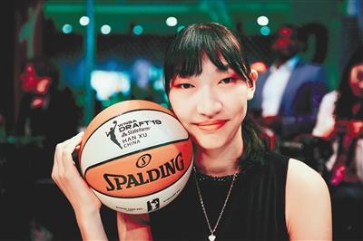 wnba中国女 中国女篮两大中锋登陆WNBA(1)