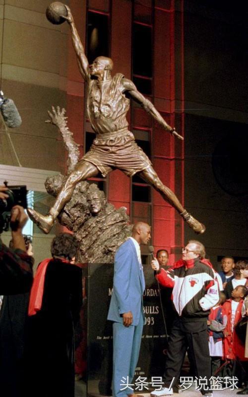 nba雕像 盘点拥有雕像的那些NBA球星(1)