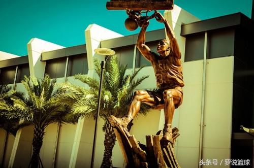 nba雕像 盘点拥有雕像的那些NBA球星(16)