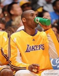 nba球员比赛喝的水 NBA比赛中球员喝的饮料是什么(2)