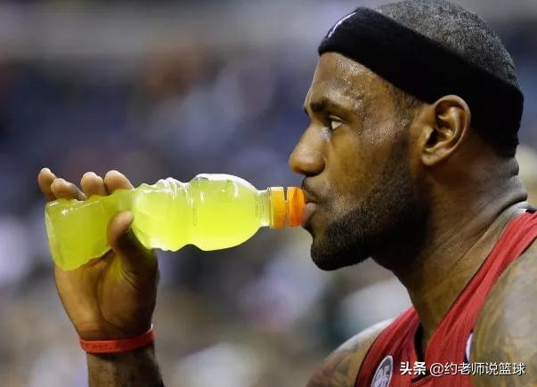 nba球员比赛喝的水 NBA比赛中球员喝的饮料是什么(4)