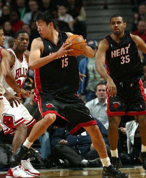 姚明nba哪个队 姚明在NBA打了8个赛季(5)