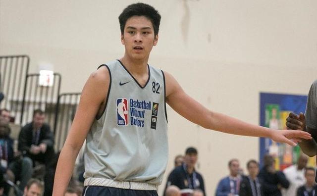 菲律宾男篮引进nba球员 18岁“菲律宾姚明”将进军NBA(3)