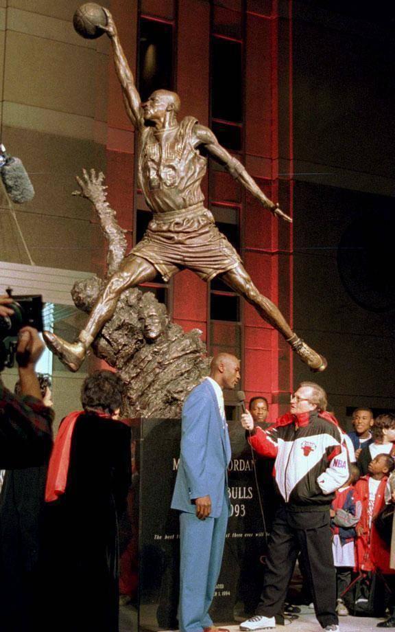 nba球星雕塑 NBA球星的雕像(12)