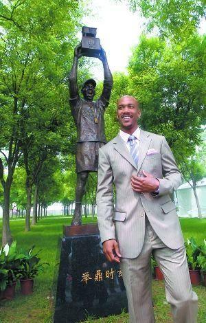 nba球星雕塑 NBA球星的雕像(14)