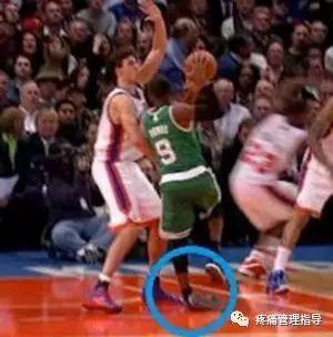 nba崴脚后怎么恢复的 NBA球星脚踝扭伤的处理方法(14)