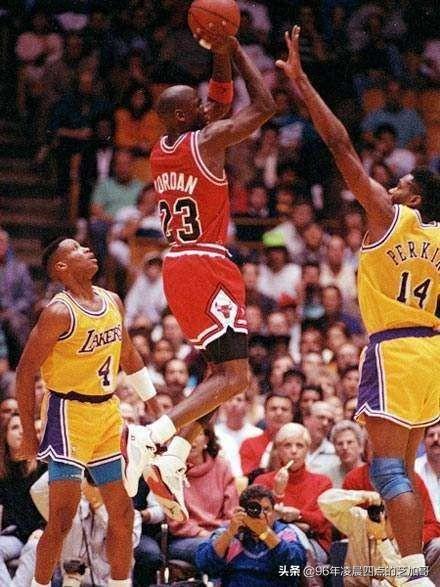 1991nba总决赛第一场 1991年NBA总决赛第一场——遗憾的绝杀(8)