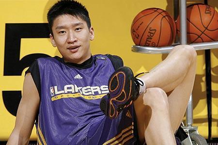 中国有几个进入nba 所有中国球员进入NBA球队名单(10)