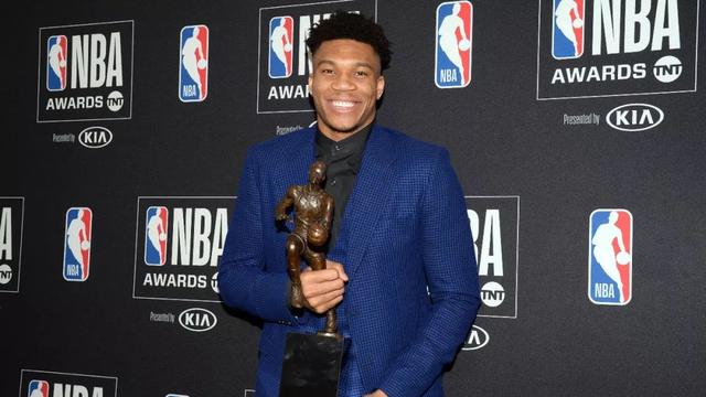 nba2018西部决赛颁奖仪式 19季NBA常规赛颁奖礼(5)