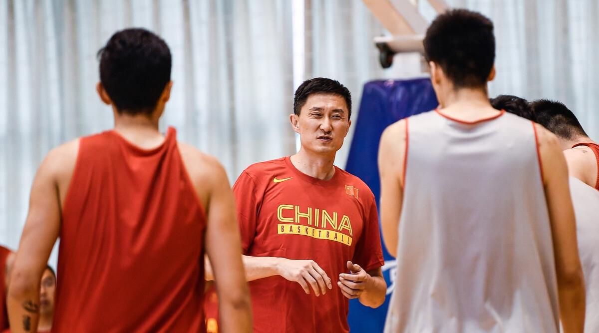 中国男篮集训名单：6名新人竞争激烈，1999新星冲击奥运会