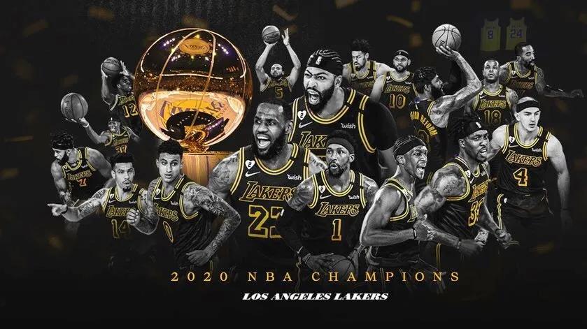 NBA总冠军奖回到了洛杉矶，享受着球迷们的欢迎和欢呼！(3)