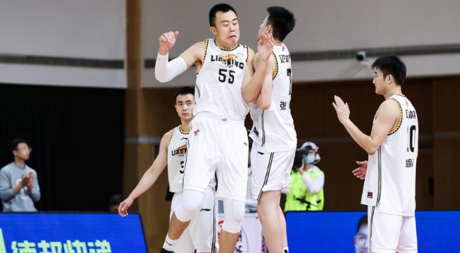 CBA常规赛开赛至今！你认为广东男篮具备4强实力吗？4强都有谁？(5)