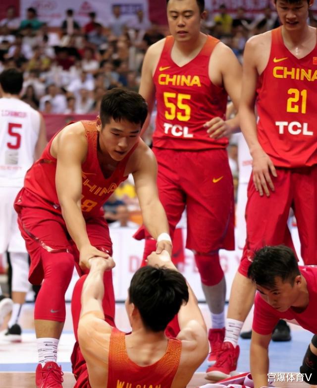 中国男篮大名单黑马！杜锋爱将闪耀CBA赛场 未来让人期待(4)