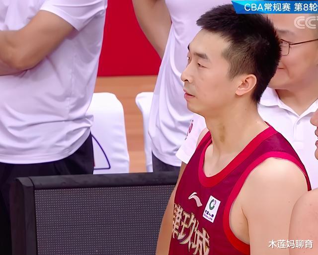 王骁辉恶劣动作惹杜锋狂喷记录台 广东官方质问北京：篮球比赛不该有这动作(2)
