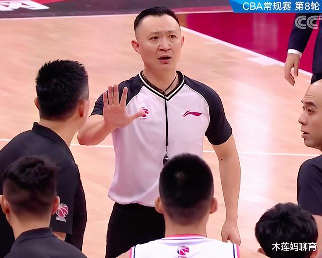 王骁辉恶劣动作惹杜锋狂喷记录台 广东官方质问北京：篮球比赛不该有这动作(6)