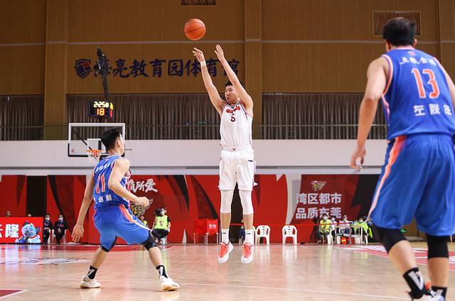 广东宏远男篮下滑最快球员！王薪凯是其中之一，杜峰爱徒是关键(4)