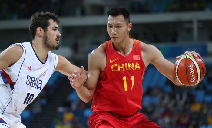易建联在中国打了十五年的篮球，拿到了多少薪水？(1)