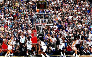 04年nba季后赛火箭绝杀马刺 哪个是NBA季后赛历史上最有争议的绝杀