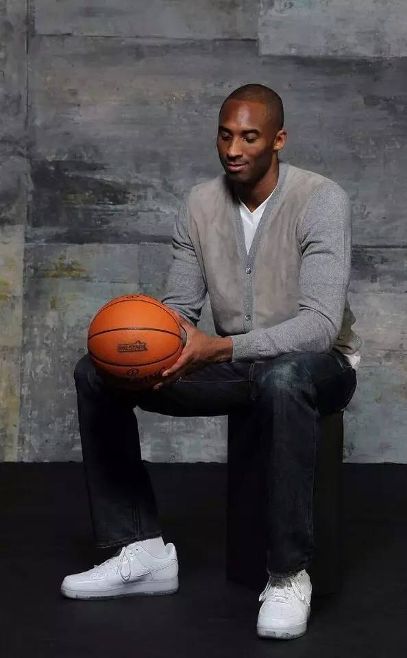 nba现役打球最帅的黑人 NBA最帅的黑人是(13)