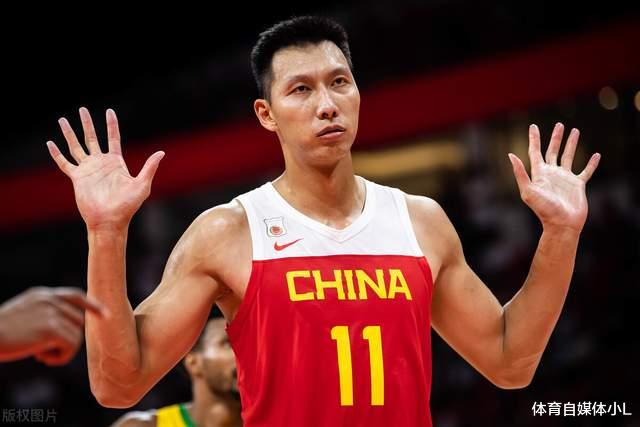 名嘴：易建联是最被高估的球员，中国男篮正在变好(3)