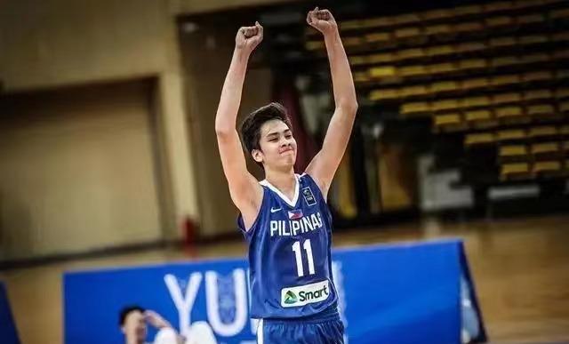中国男篮麻烦了！菲律宾天才获NBA选秀资格，模板上限波尔津吉斯(2)