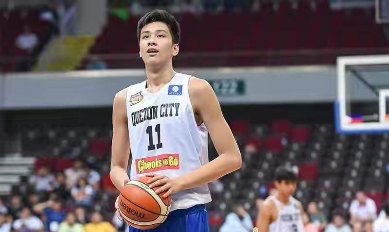 中国男篮麻烦了！菲律宾天才获NBA选秀资格，模板上限波尔津吉斯(5)