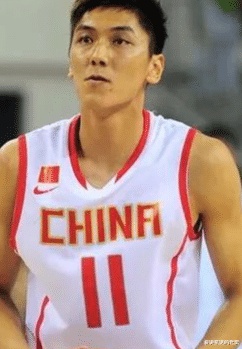 中国篮坛5位不到30岁就退役的球员！外号“中国卡特”的他，若无伤病有望NBA(2)