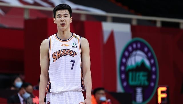 未来可期！中国男篮潜力新星联手李春江，带领上海队冲击季后赛