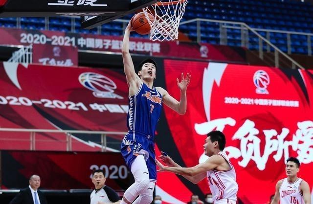未来可期！中国男篮潜力新星联手李春江，带领上海队冲击季后赛(3)