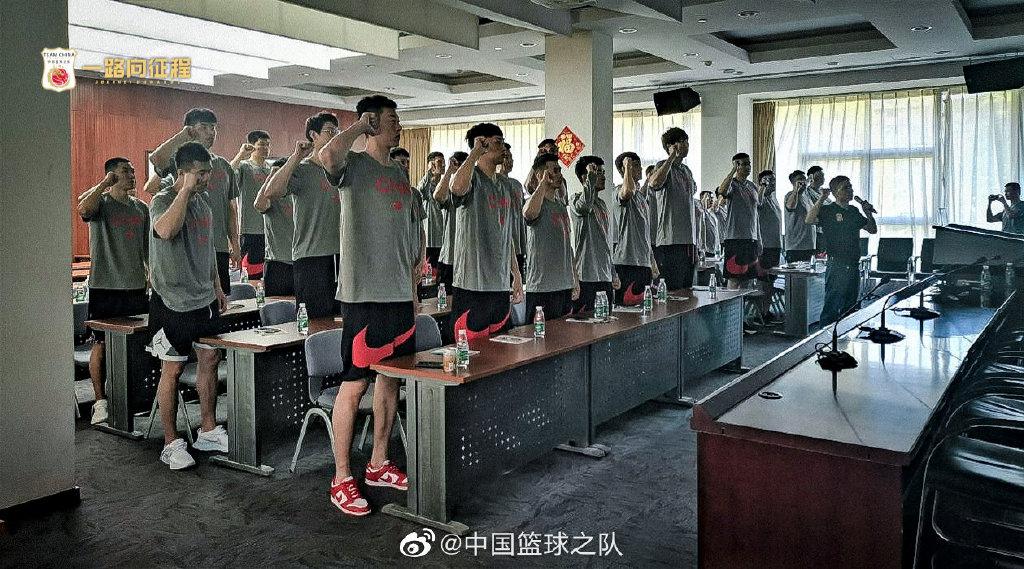 中国男篮26人集体宣誓！出征时间确定，最终的12人名单即将出炉！(3)