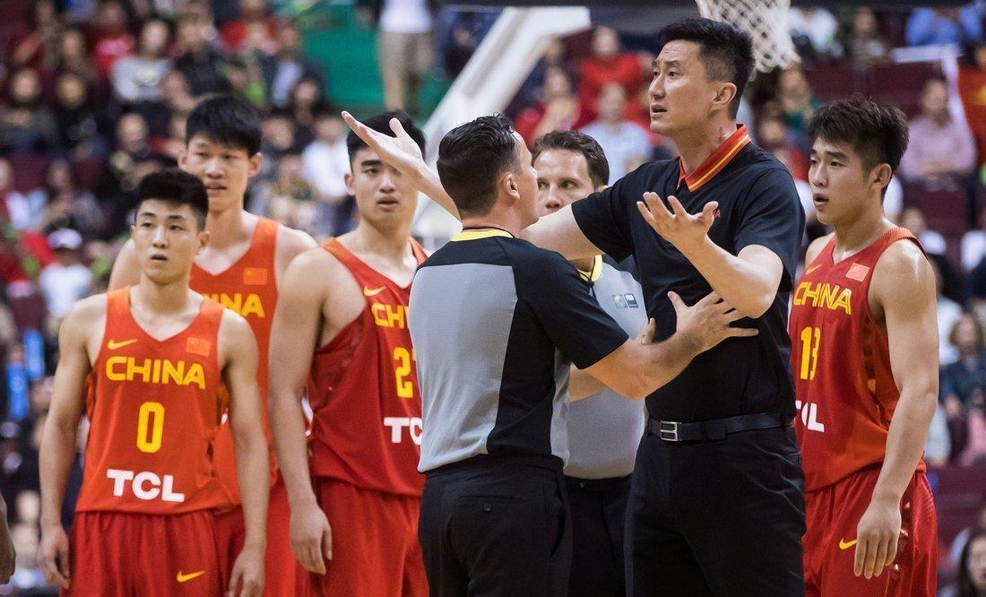 故地重游！中国男篮曾在落选赛场地惨败加拿大 吴前两场合计48分(3)