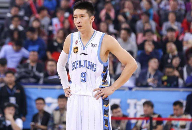中国篮球历史上争议颇多的球员，抱得美人归的人生赢家(11)