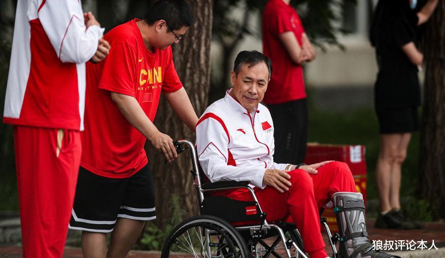 55岁！跟腱撕裂，坚持踏上东京奥运会，他要辅助姚明创造篮球奖牌